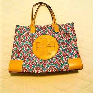 Tory Burch purse - large and room!